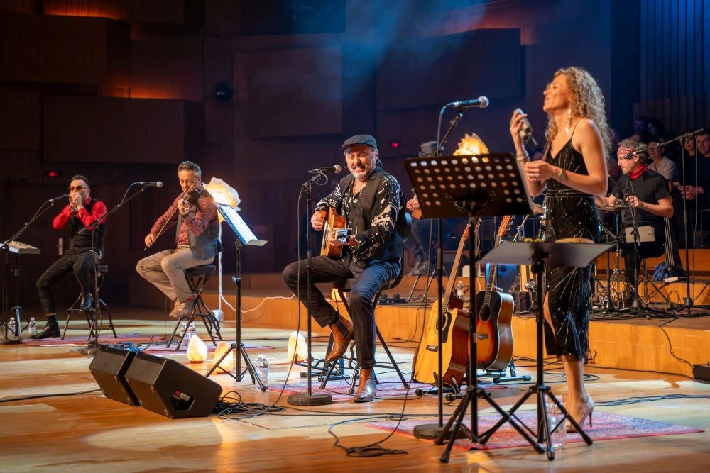 Mostar večeras sluša „Neuštekano“ Zabranjeno pušenje
